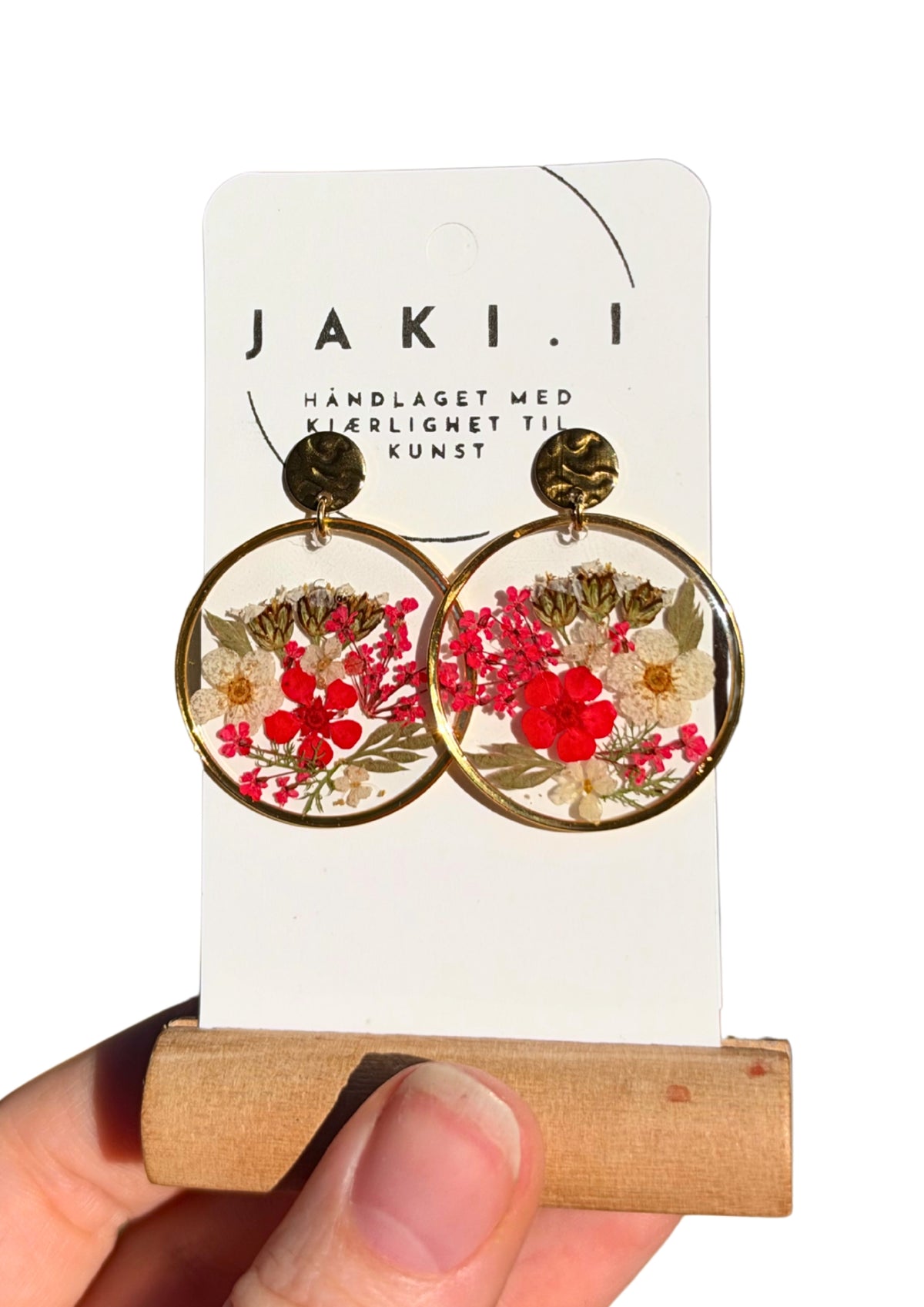 Statement earrings: red/white