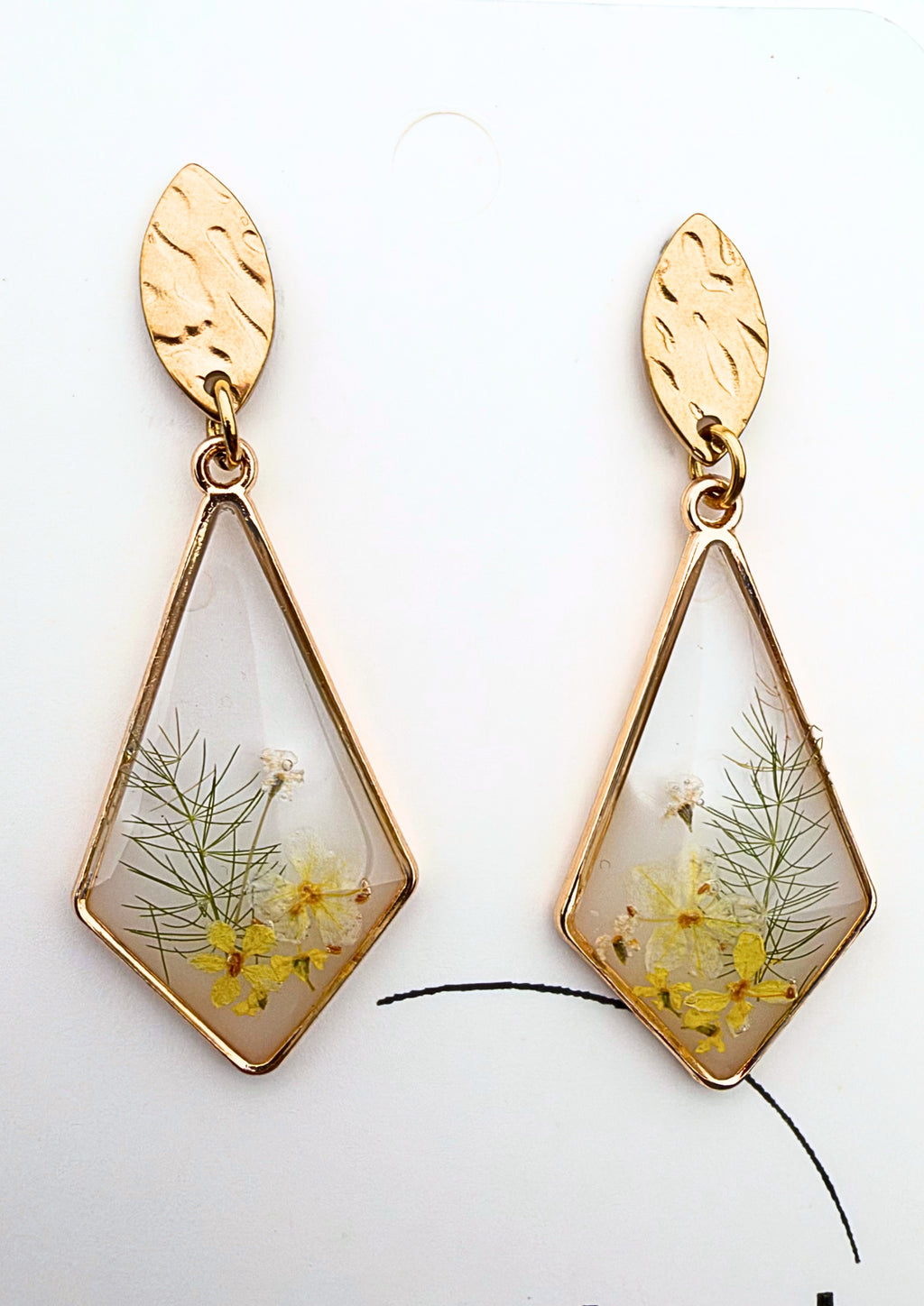 Floral earrings: yellow