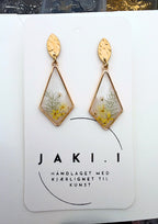 Floral earrings: yellow