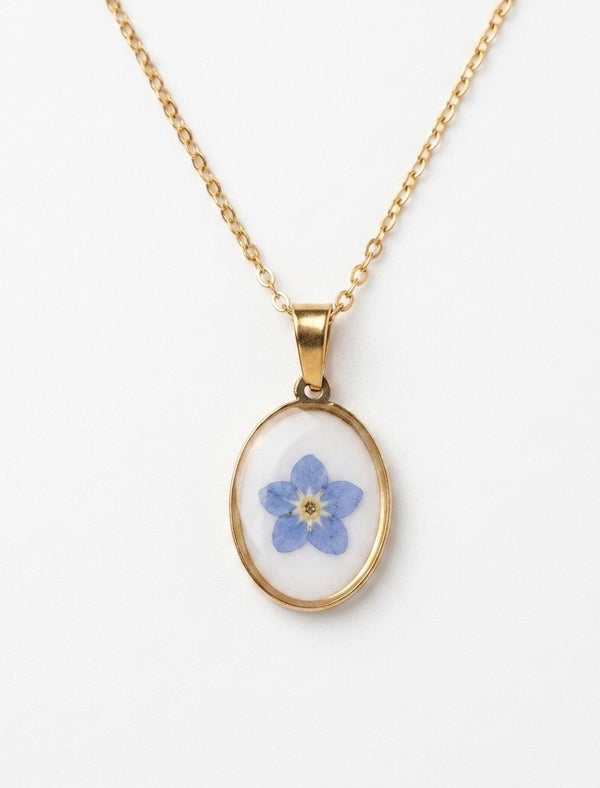 Necklace with forget-me-not