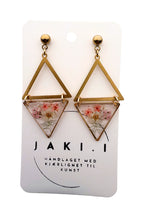 Geometric floral earrings:pink