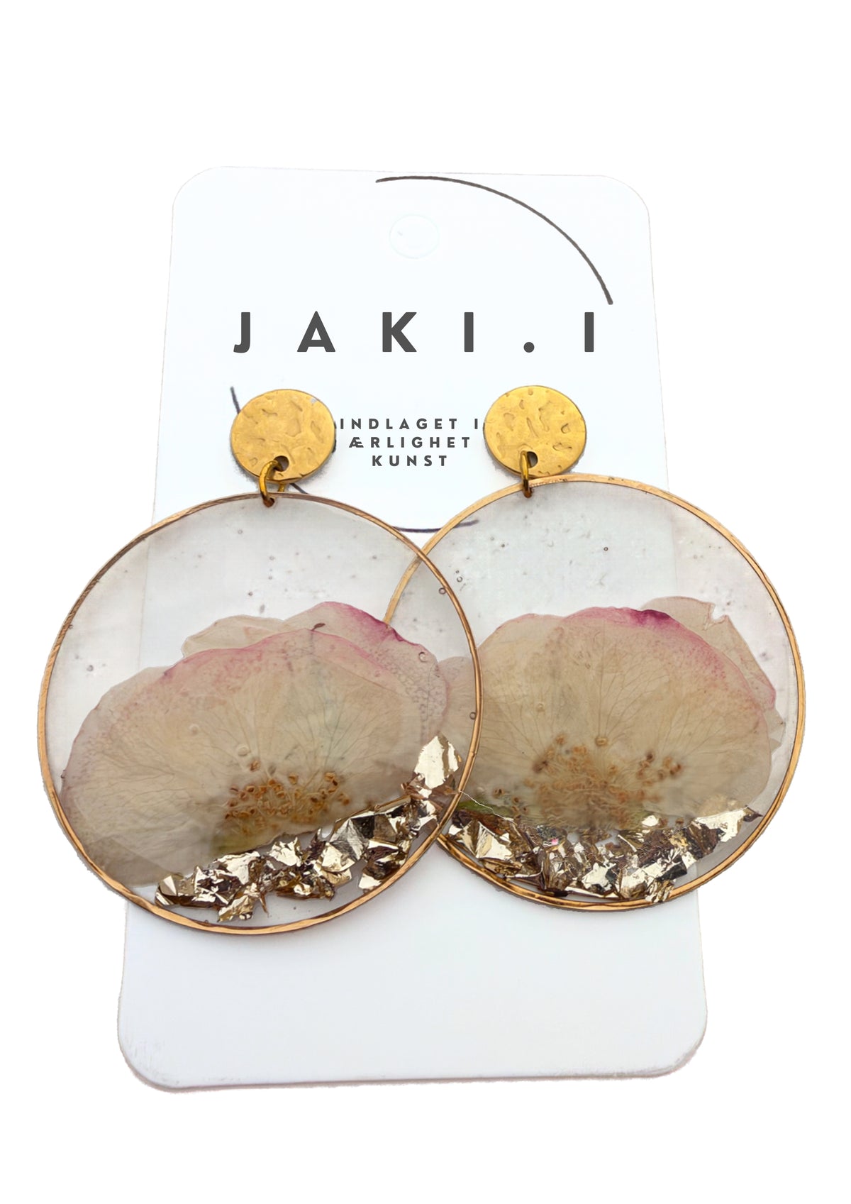 Statement earrings: rose