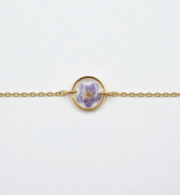 Håndlaget blomsterarmbånd