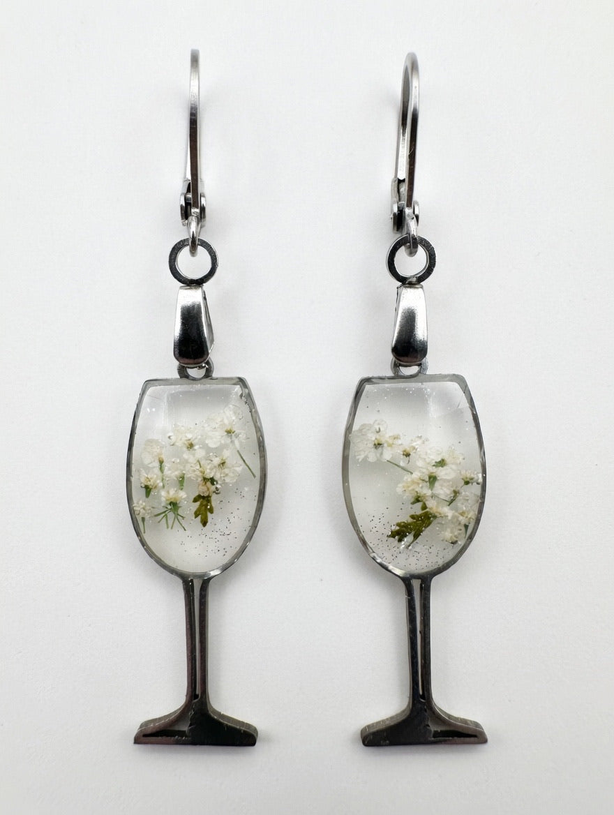 Håndlagde blomsterøreringer