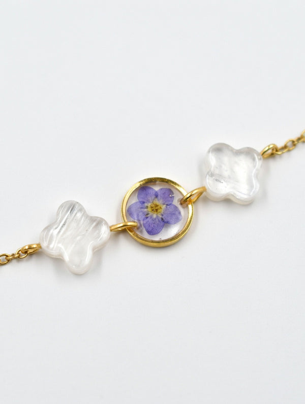 Håndlaget blomsterarmbånd