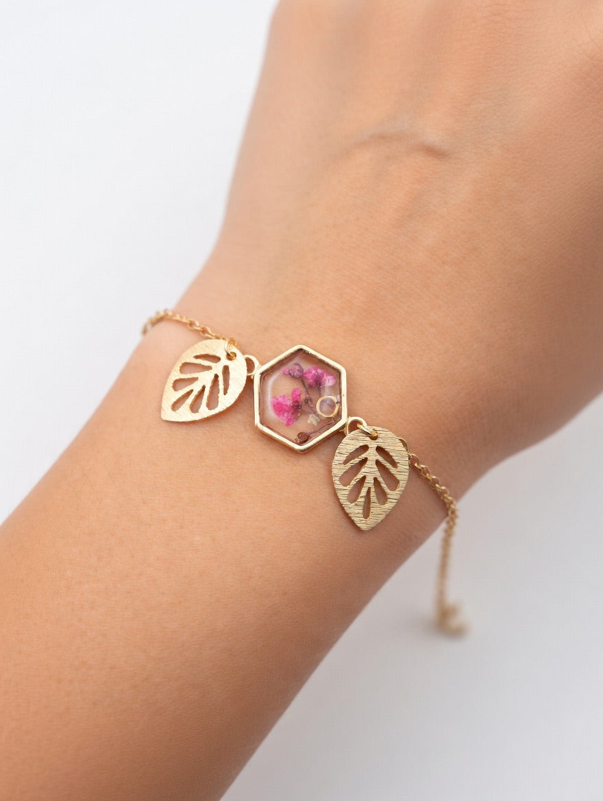 Håndlaget blomsterarmbånd