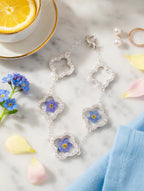 Håndlaget blomsterarmbånd