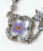 Håndlaget blomsterarmbånd