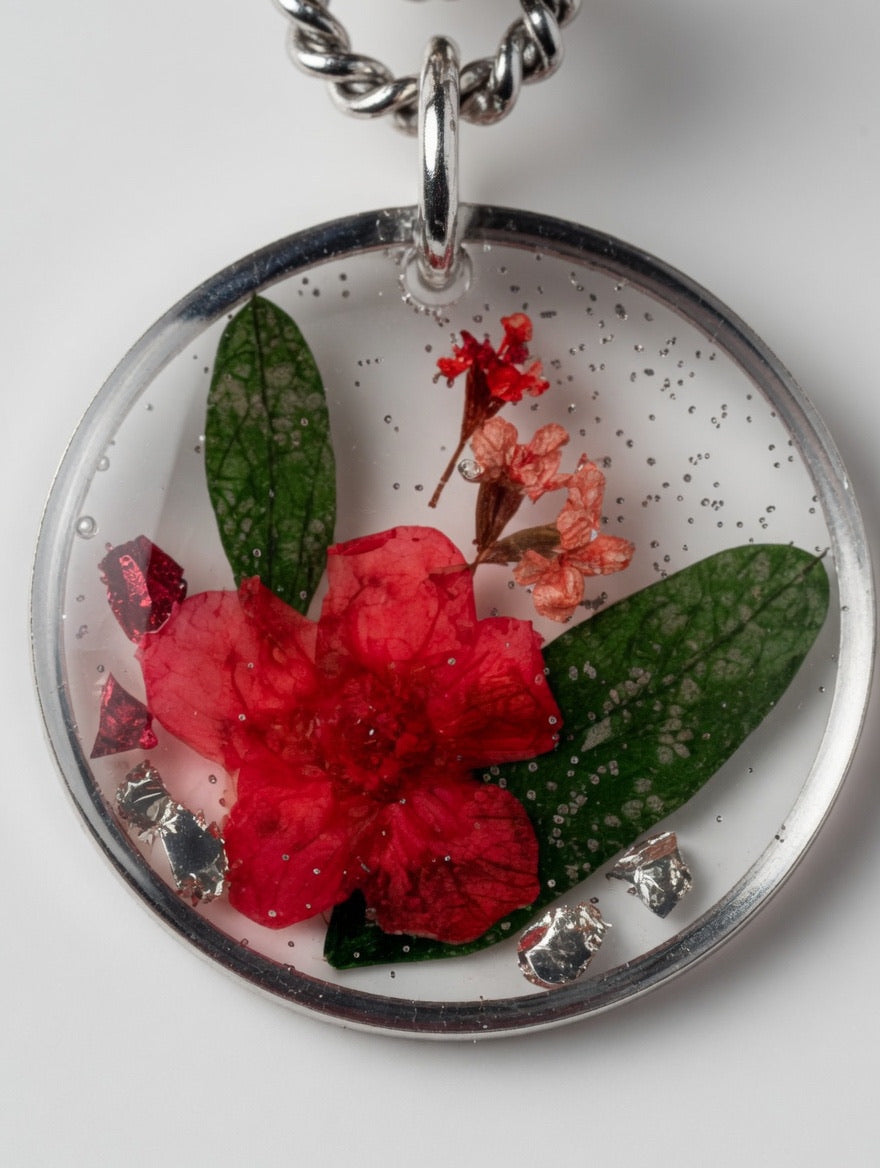 Håndlagde blomsterøreringer