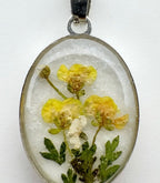 Håndlaget blomsterkjede